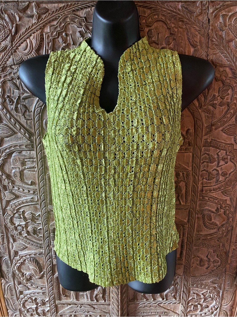 Sleeveless Textured Knit Top - Green